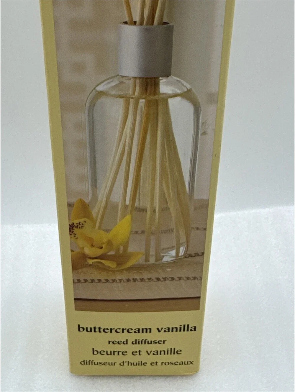 Pier 1 Buttercream Vanilla Cream Reed Diffuser Set 10 Reeds & 8 FlOz Liquid New